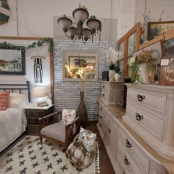The She Shed by The Peachy Pig - Country chic!