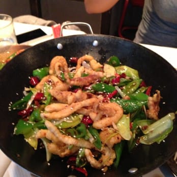 Wang Jiao Due - Scodella di fuoco con calamari (piccante) - Chinese Near Me - Milan, Michigan Wang Jiao Due - Scodella di fuoco con calamari (piccante) - Chinese Near Me - Milan, Michigan