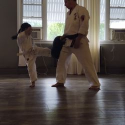 Stone Wave Yoga - kid karate - Free fighting