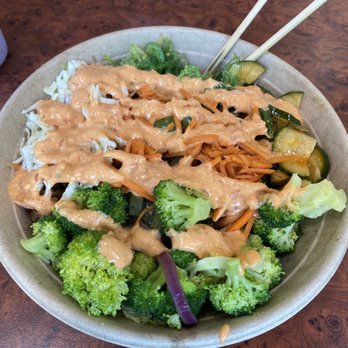 Silantra Asian Street Kitchen - Chicken Veggie Bowl - Salad Near Me - Lancaster, Pennsylvania Silantra Asian Street Kitchen - Chicken Veggie Bowl - Salad Near Me - Lancaster, Pennsylvania
