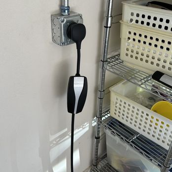 Smart Charge America - Mobile charger plugged in and ready to go - Electricians Near Me - Austin, Texas Smart Charge America - Mobile charger plugged in and ready to go - Electricians Near Me - Austin, Texas
