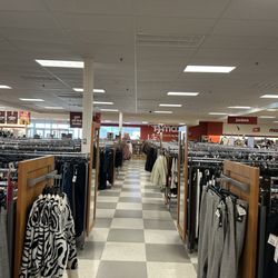Tj Maxx - Store layout woman's department