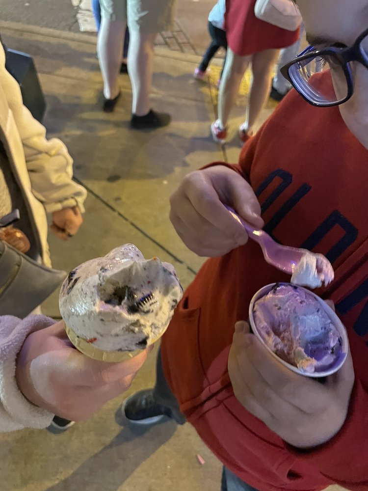 BASKINROBBINS Updated July 2024 38 Photos & 37 Reviews 3668 Pkwy