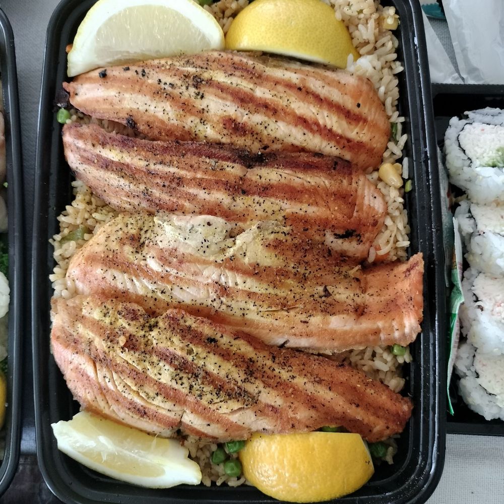 Fish King - Four salmons with rice - Seafood Markets Near Me - Glendale, California