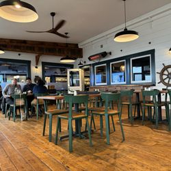 Nick's Cove - Dining room overlooking bay