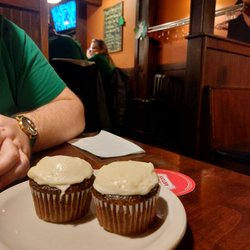 The Pub - Guinness cupcakes