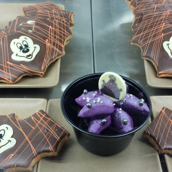 Fiddler, Fifer & Practical Cafe - Halloween desserts - Cafes Near Me - Anaheim, California