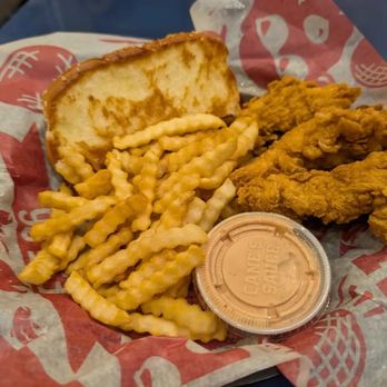 Raising Cane's Chicken Fingers - Chicken Shop Near Me - Boston, Massachusetts Raising Cane's Chicken Fingers - Chicken Shop Near Me - Boston, Massachusetts