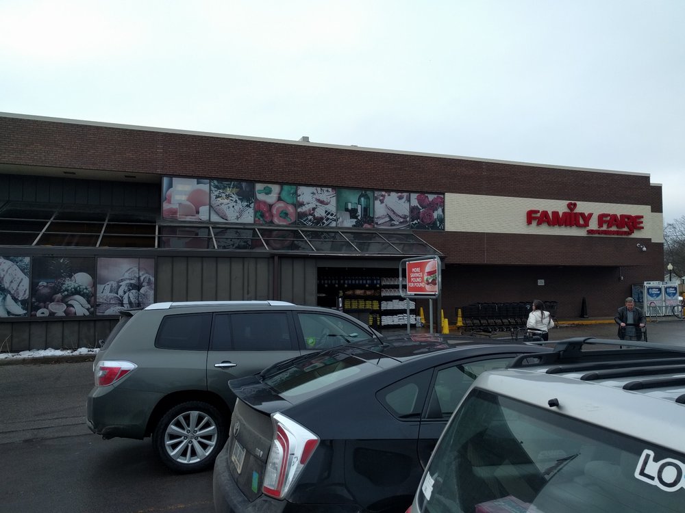 Family Fare Supermarket Logo