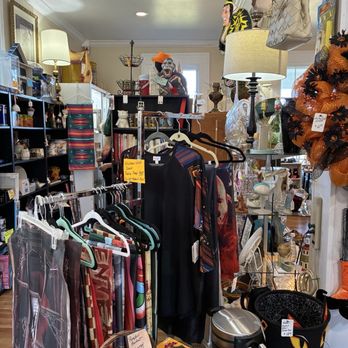 Buried Treasure - Antiques Near Me - Elizabethtown, Kentucky