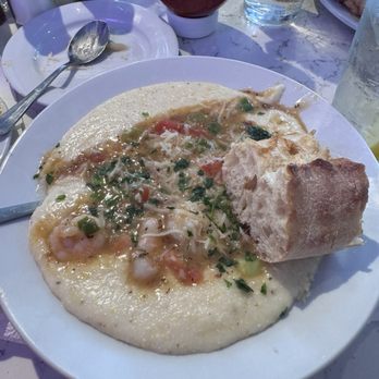 Huey's On the River - Shrimp & Grits - Cajun/Creole Near Me - Savannah, Georgia
