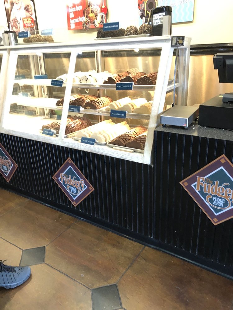 FUDGERY AT PIGEON 10 Photos 2850 Pkwy, Pigeon TN Yelp