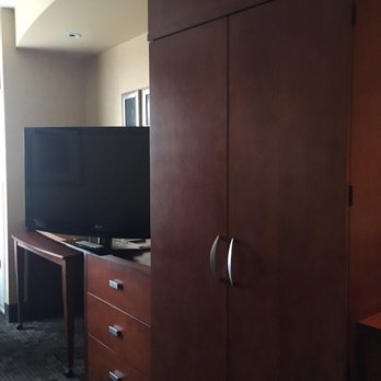 Courtyard by Marriott Aberdeen at Ripken Stadium - Tv partially blocked poor room design - Hotels Near Me - Aberdeen, Maryland