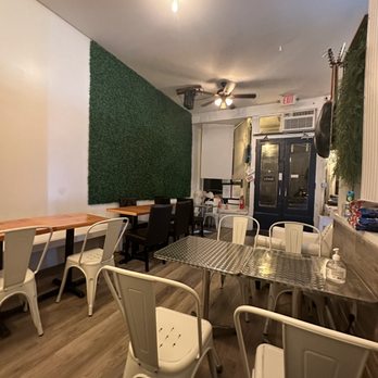 Prince & I - Seating - Thai Near Me - Jersey City, New Jersey