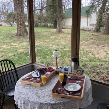 The Carriage Inn - Hotels Near Me - Charles Town, West Virginia