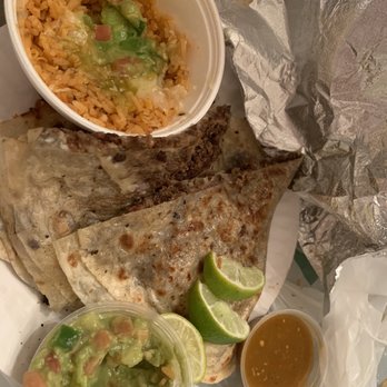 Taqueria De Anda - Carne Asada Quesadilla with extra meat....Side of guacamole and their super extra flavorful salsa and yassssssss....side of rice! - Mexican Near Me - Pomona, California Taqueria De Anda - Carne Asada Quesadilla with extra meat....Side of guacamole and their super extra flavorful salsa and yassssssss....side of rice! - Mexican Near Me - Pomona, California