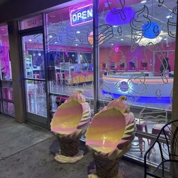 Elite Experience: Gelato Sweetspot - Cute seats outside - Yelp Events Near Me - Poway, California