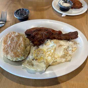 Maple Street Biscuit Company Katy - The Retro Plate - Breakfast & Brunch Near Me - Katy, Texas