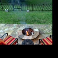 Outdoor Living by Memphis Pool