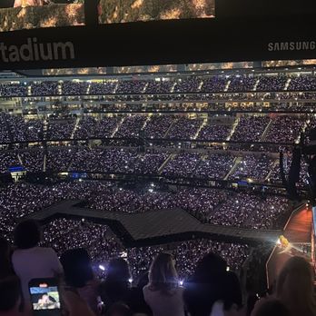SoFi Stadium - Taylor swift performing Champagne Problems at Sofi Stadium - Stadiums & Arenas Near Me - Inglewood, California