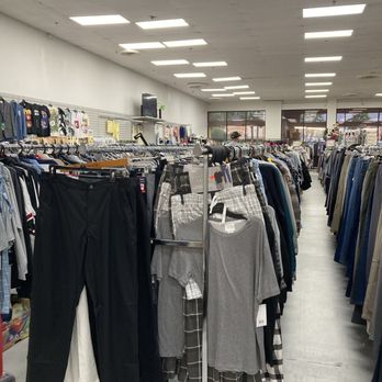 Family Outlet - Clothing racks - Outlet Stores Near Me - Riverside, California Family Outlet - Clothing racks - Outlet Stores Near Me - Riverside, California