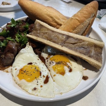 An Di Dzo - Bo ne- Steak, marrow, sunny eggs, mini baguette.  Delicious. - Vietnamese Near Me - Honolulu, Hawaii