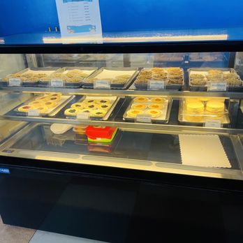 Rowena's - American Near Me - Tagaytay, CAV