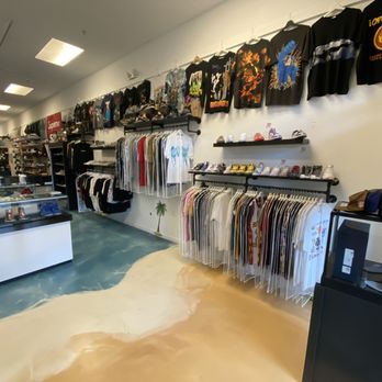 EnvyUs - Shoe Stores Near Me - Naples, Florida