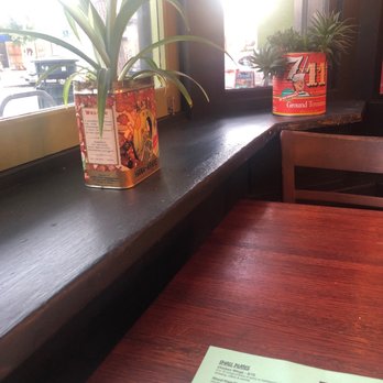 In The Wood - Cute flower pots - Gastropubs Near Me - Berkeley, California In The Wood - Cute flower pots - Gastropubs Near Me - Berkeley, California