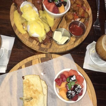 Detour Coffee - Englishman in New York breakfast with bacon Bikini sandwich with fruit - Coffee & Tea Near Me - Arlington, Virginia