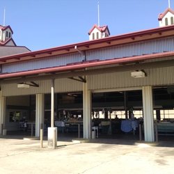 Fairview Farmers Market - Where is everyone? We expected more.