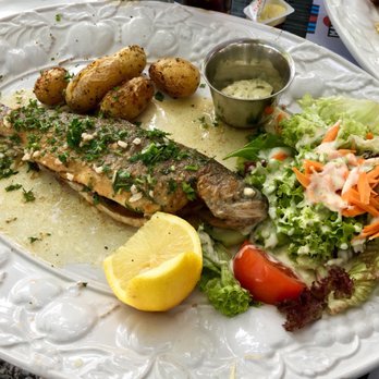 La Luna - Truite meunière (18€). Pommes au four. - Pizza Near Me - Spa, WLG