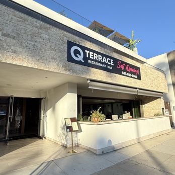 Q Terrace - Main patio - Seafood Near Me - Laguna Beach, California Q Terrace - Main patio - Seafood Near Me - Laguna Beach, California