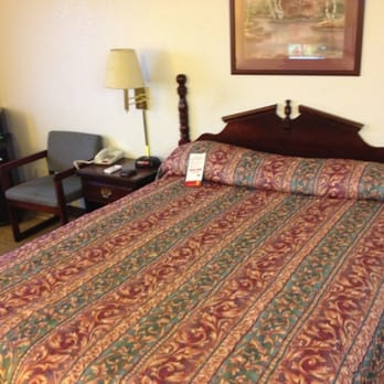 Super 8 by Wyndham Rochelle - Hotels Near Me - Rochelle, Illinois