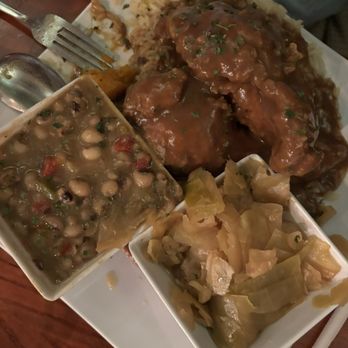 1700 Pull Up - Turkey chops, fried cabbage and black eyed peas - Comfort Food Near Me - Milwaukee, Wisconsin