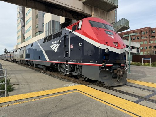 Emeryville Amtrak Station by null