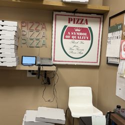 Pizza D’Amore - Looks like a 2 foot pizza box