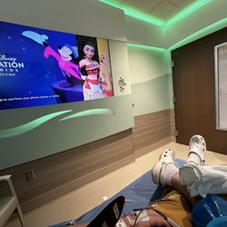 AdventHealth ER At Flamingo Crossing - Patient room