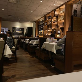 Bonefish Grill - Bone Fish sitting Area - Seafood Near Me - Miami, Florida