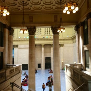 Chicago Union Station - Train Stations Near Me - Chicago, Illinois