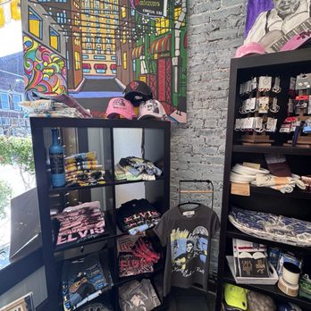 Feelin' Memphis - Lots of tshirts - Gift Shops Near Me - Memphis, Tennessee