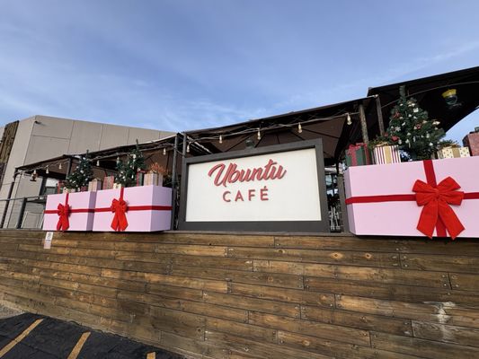 Ubuntu Café by null