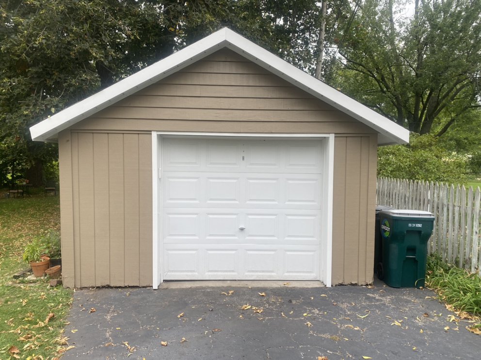 Slide of Extra Mile Mike