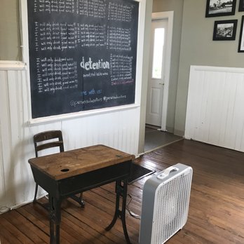 Peninsula Cellars - Wine Tasting Room Near Me - Traverse City, Michigan