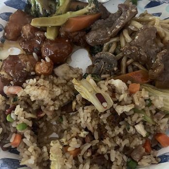 Annie’s House - Annie's Fried rice, sesame chicken, beef and broccoli and beef chow mein - Chinese Near Me - Marina, California Annie’s House - Annie's Fried rice, sesame chicken, beef and broccoli and beef chow mein - Chinese Near Me - Marina, California