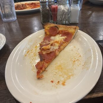 Italiano's Restaurant - pepperoni pizza - Italian Near Me - Atascocita, Texas