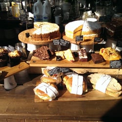 Pelicano Coffee Co - Cake, cake and more cake.