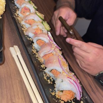 Kan Sushi - Spicy tuna - Sushi Bars Near Me - Honolulu, Hawaii