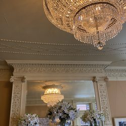 James J. Hill House - Chandelier in drawing room
