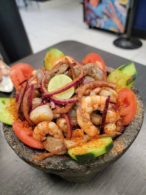 La Cruda Mariscos by null